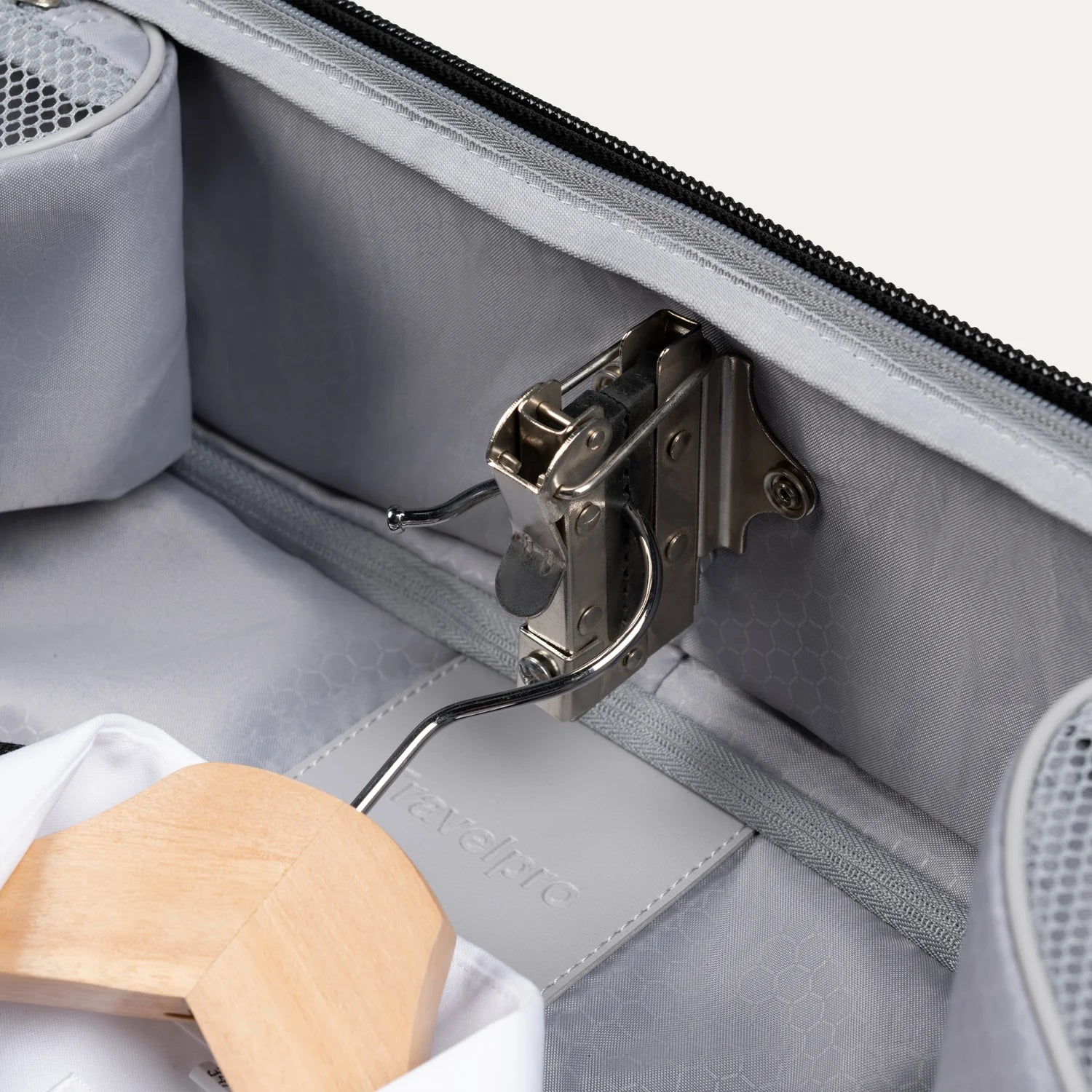 TRAVELPRO MAXLITE 5 CHECKED ROLLING GARMENT BAG