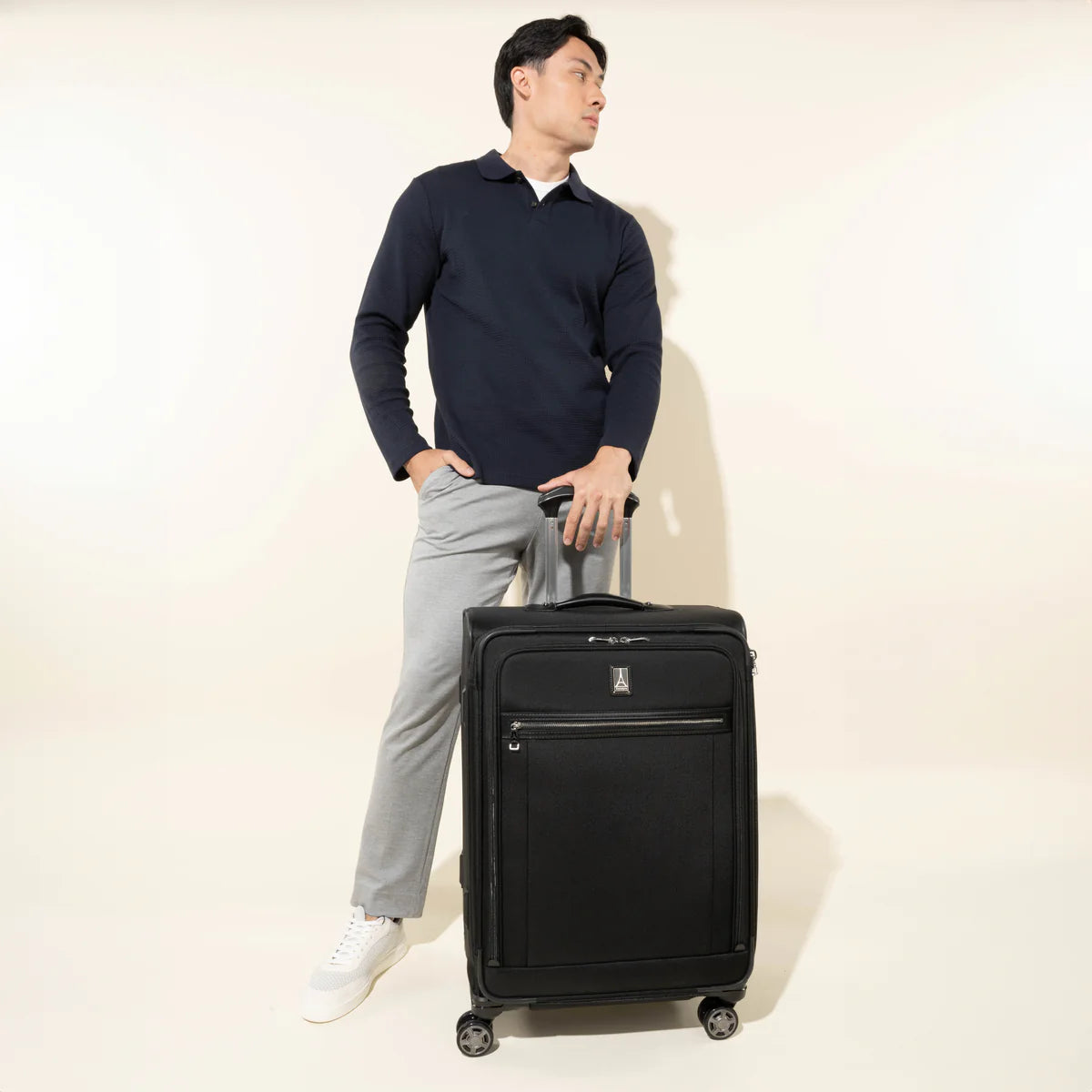 TRAVELPRO PLATINUM® ELITE 25" EXPANDABLE SPINNER