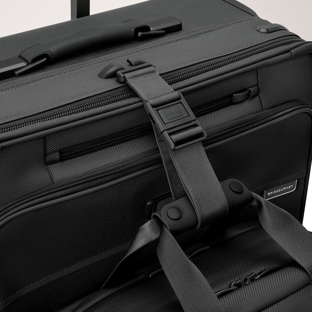 BRIGGS & RILEY Baseline Compact 19" Carry-On Expandable Spinner