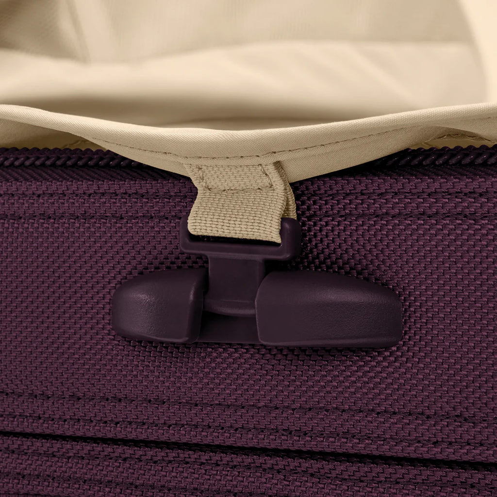 BRIGGS & RILEY Baseline Global Carry-On Expandable Spinner