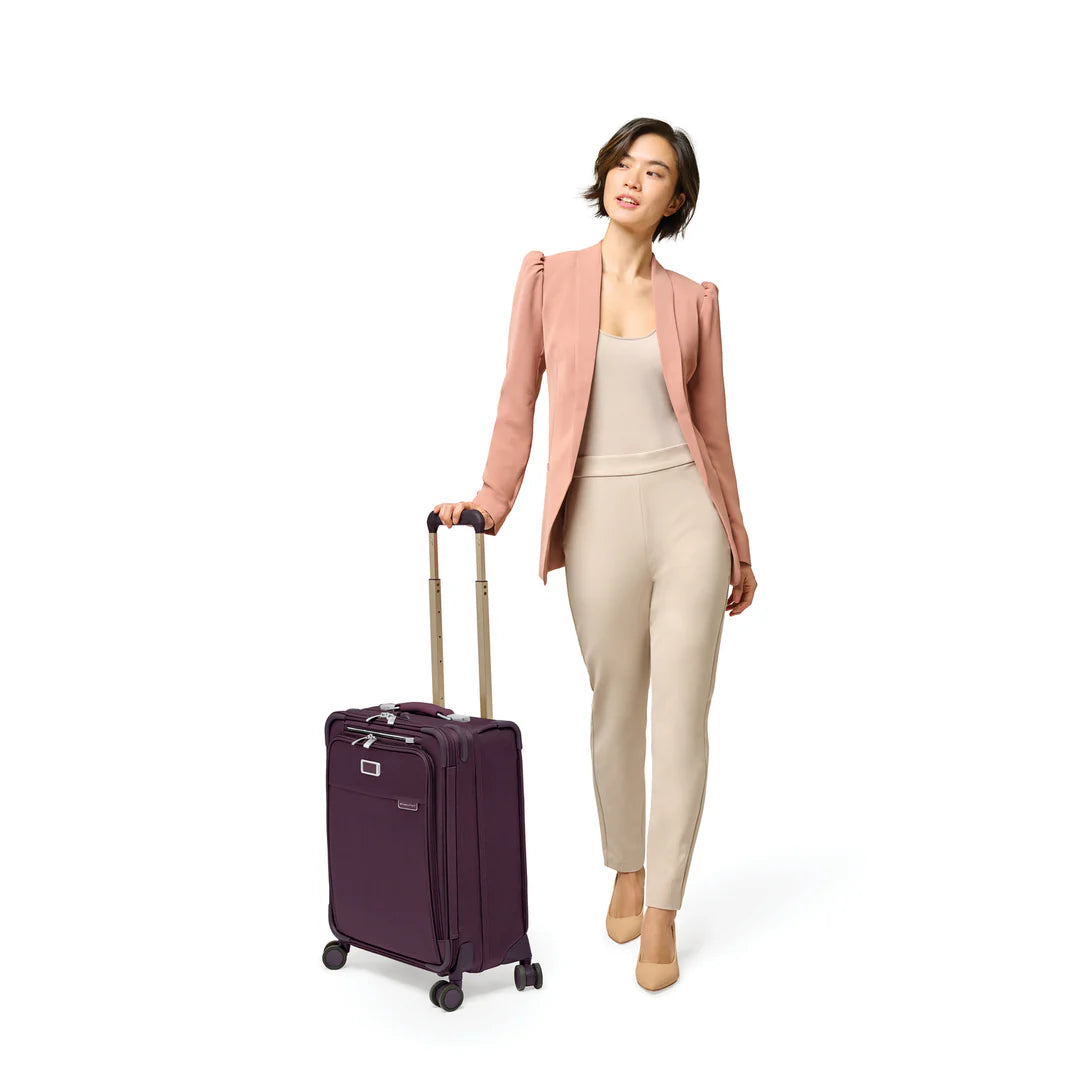 BRIGGS & RILEY Baseline Global Carry-On Expandable Spinner