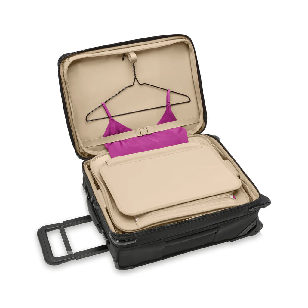 BRIGGS & RILEY Baseline Global 2-Wheel Expandable Carry On