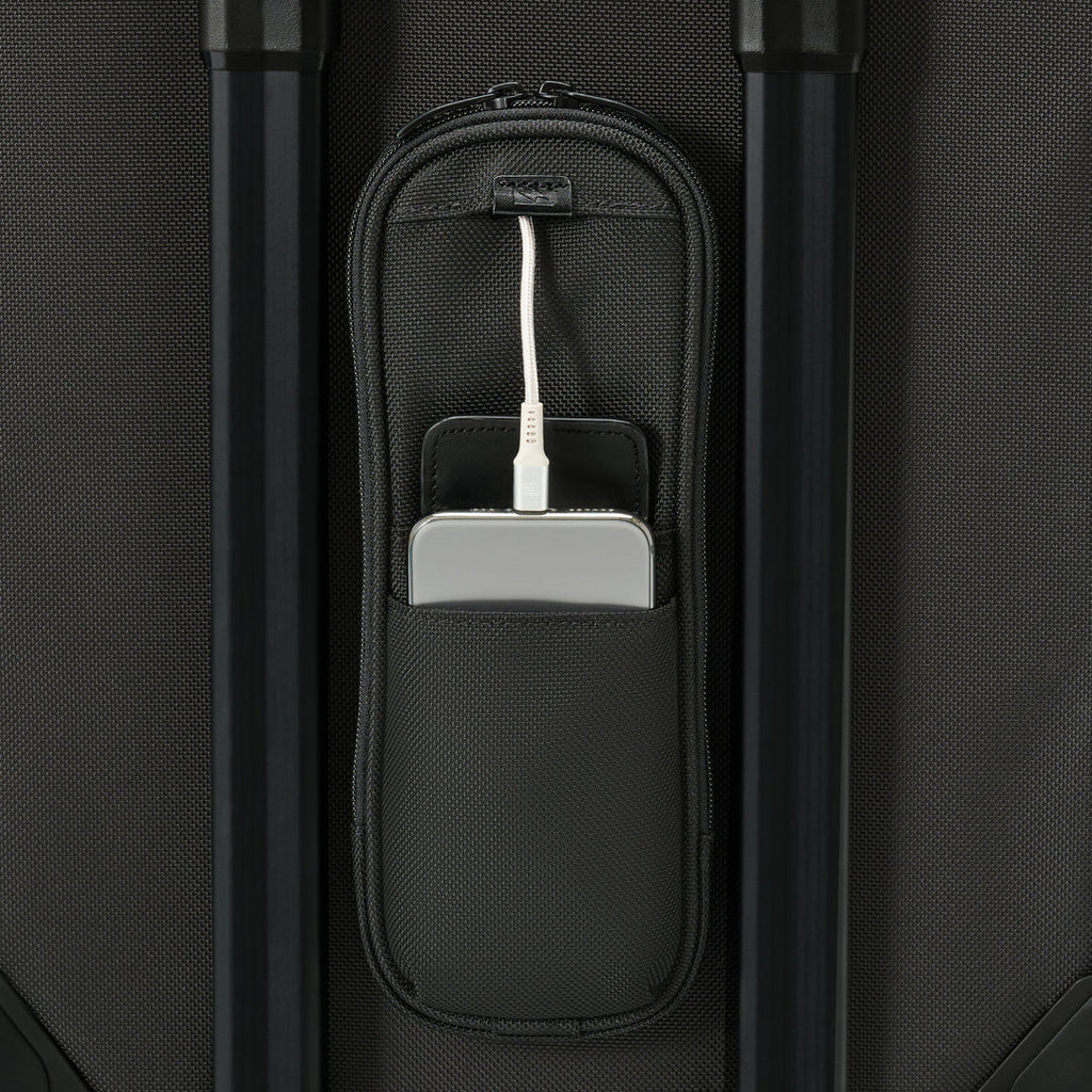 BRIGGS & RILEY Baseline Global 2-Wheel Expandable Carry On