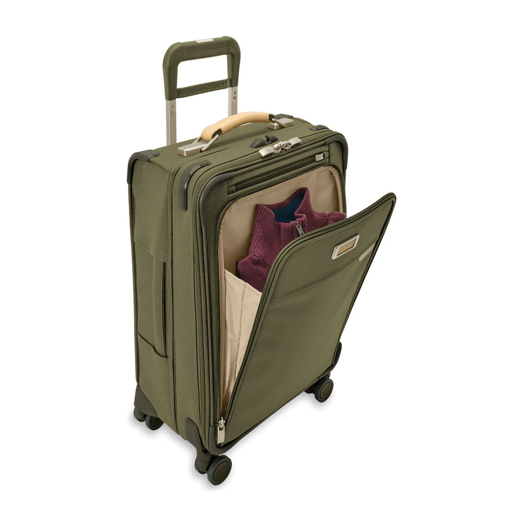 BRIGGS & RILEY Baseline Essentials 22" Carry-On Expandable Spinner