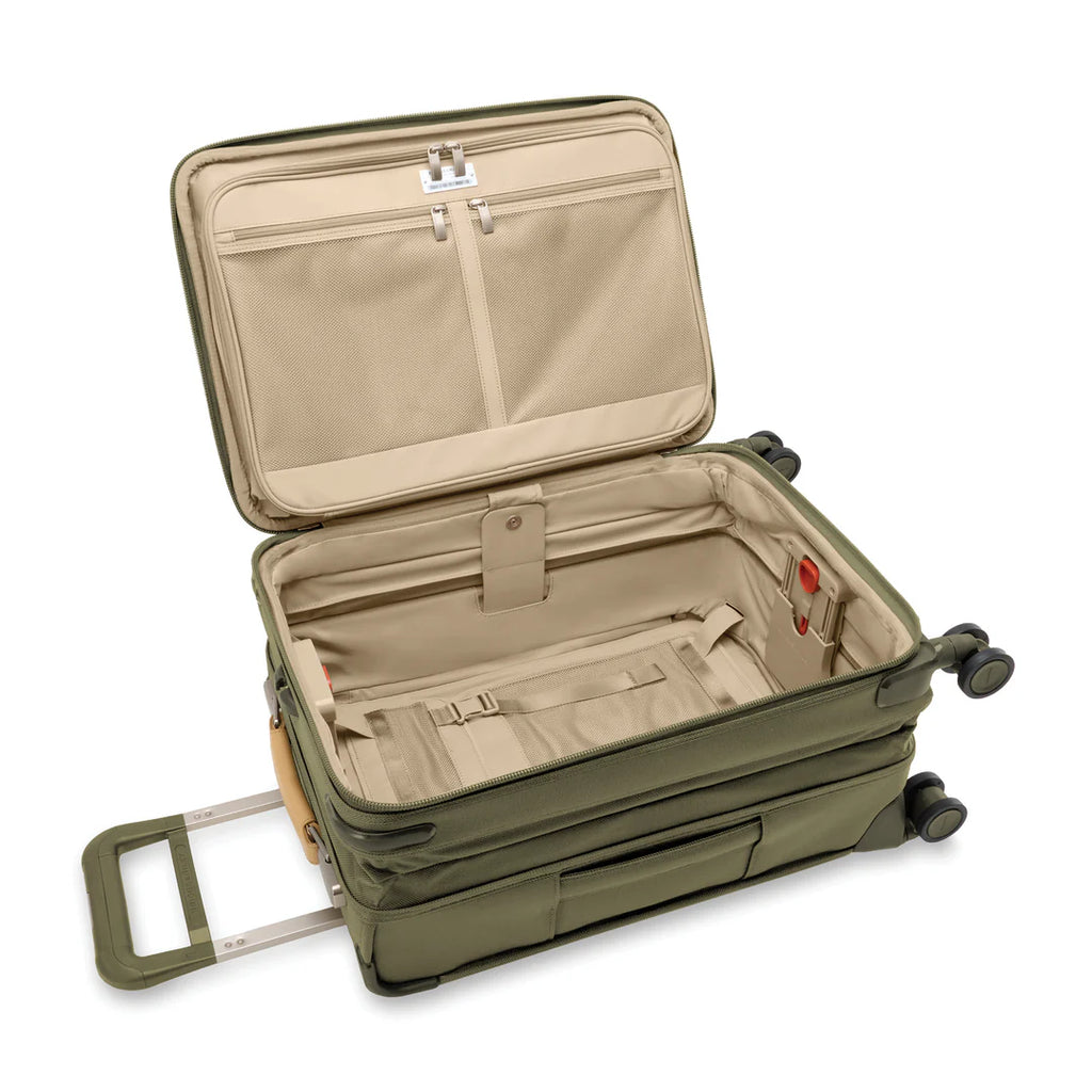 BRIGGS & RILEY Baseline Essentials 22" Carry-On Expandable Spinner