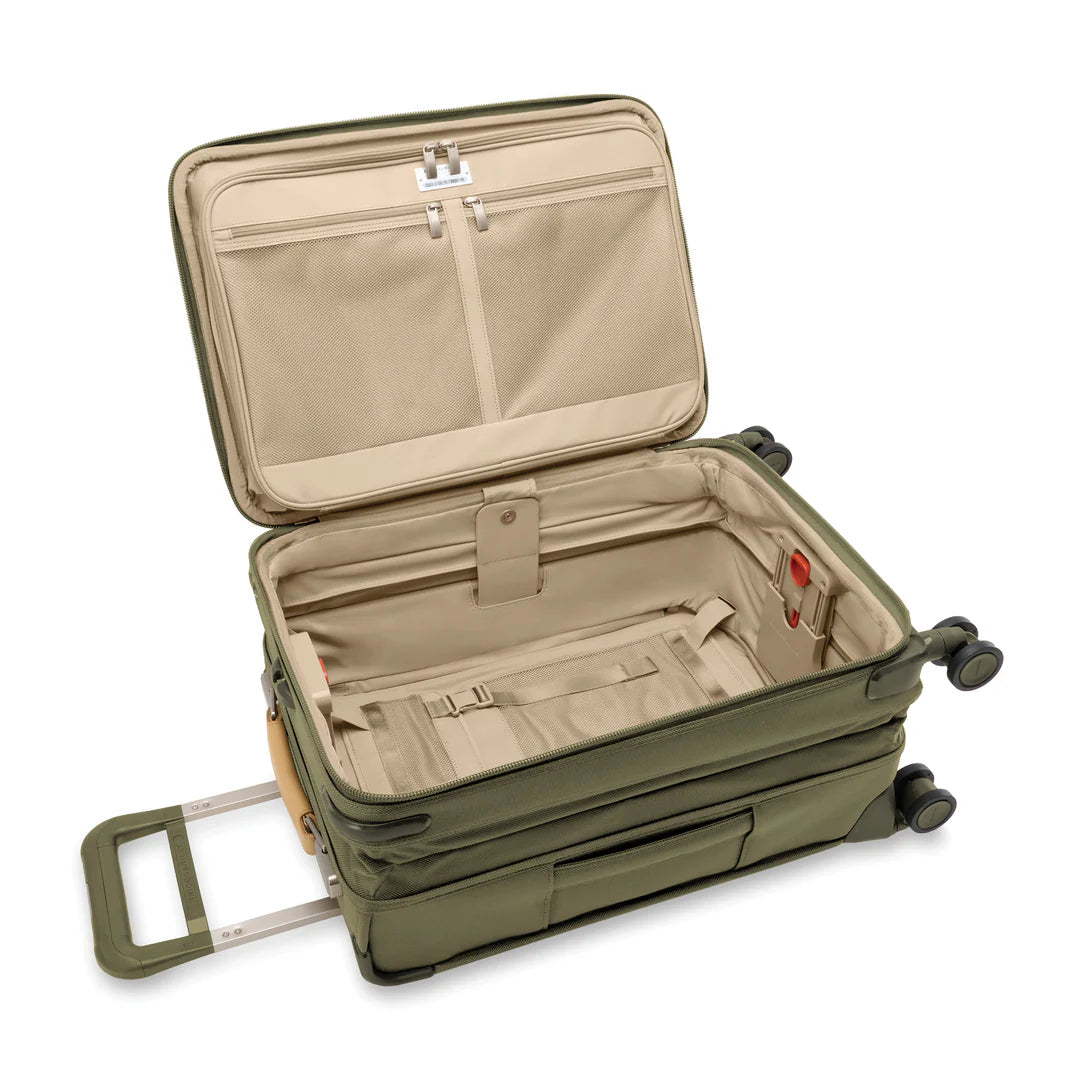 BRIGGS & RILEY Baseline Essentials 22" Carry-On Expandable Spinner