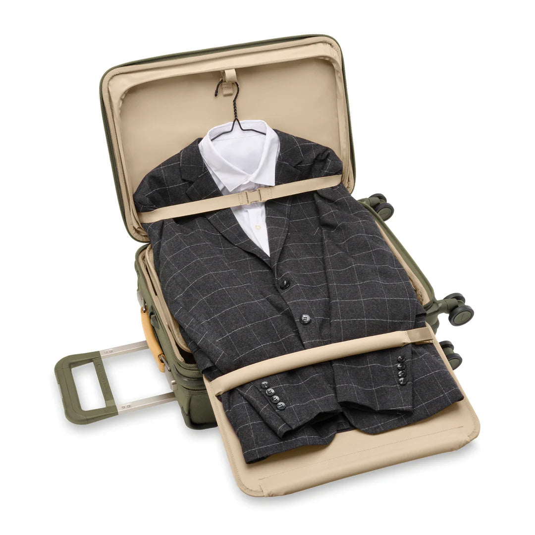 BRIGGS & RILEY Baseline Essentials 22" Carry-On Expandable Spinner