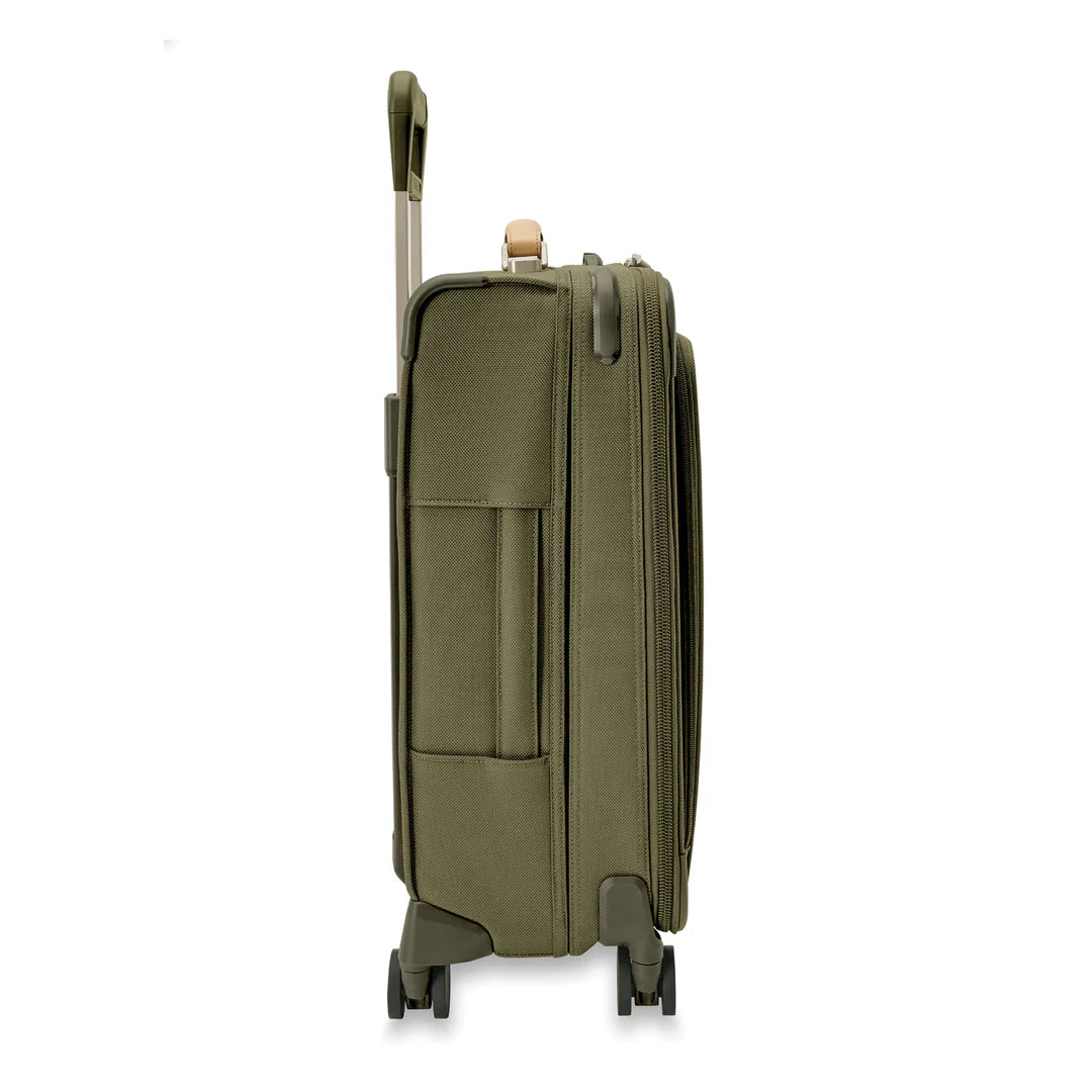 BRIGGS & RILEY Baseline Essentials 22" Carry-On Expandable Spinner