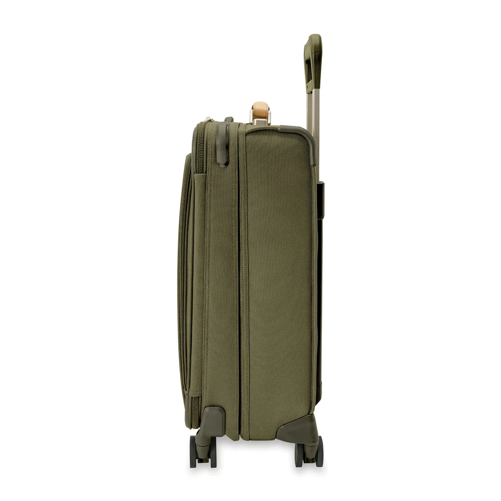 BRIGGS & RILEY Baseline Essentials 22" Carry-On Expandable Spinner