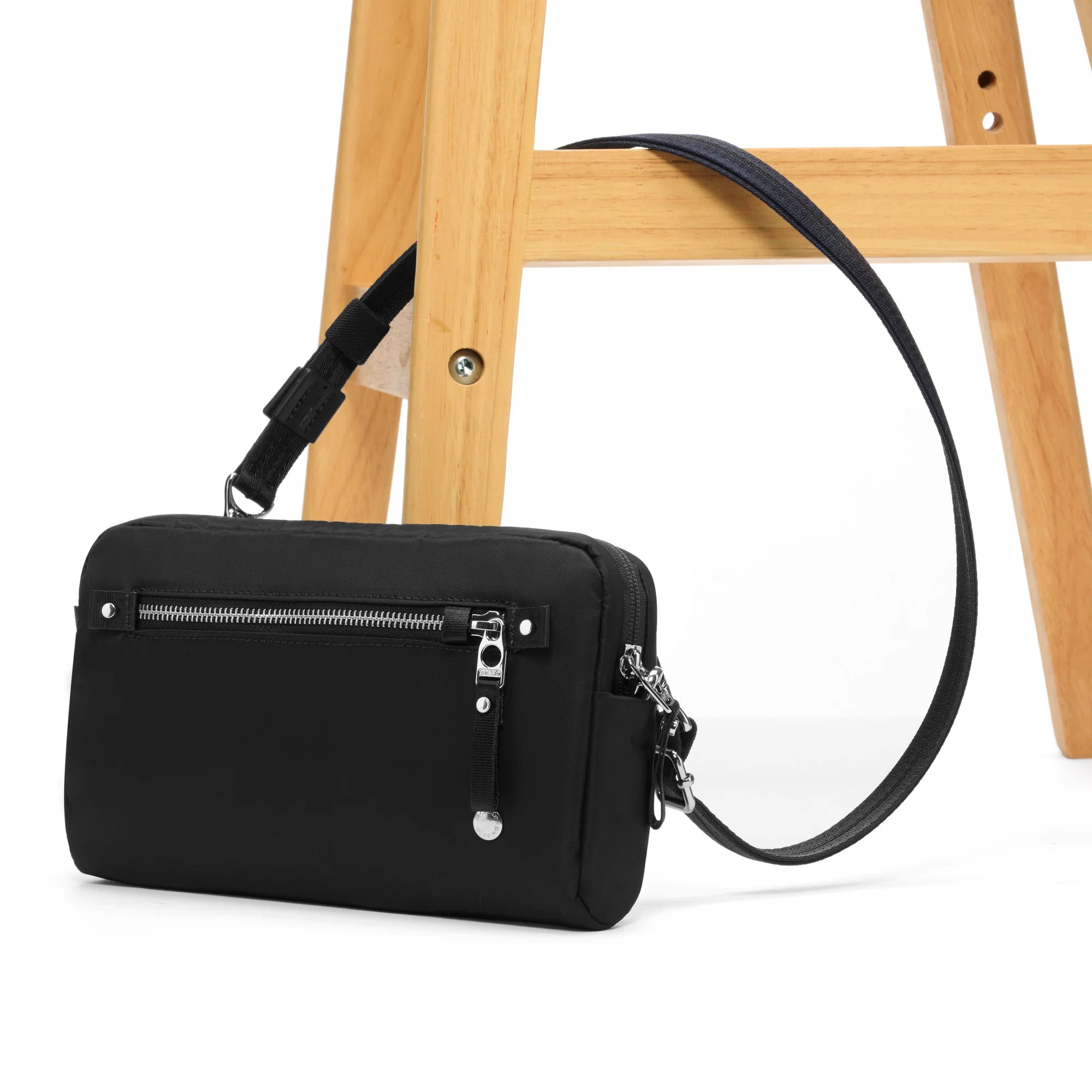 Pacsafe W Anti-Theft 3-in-1 Sling