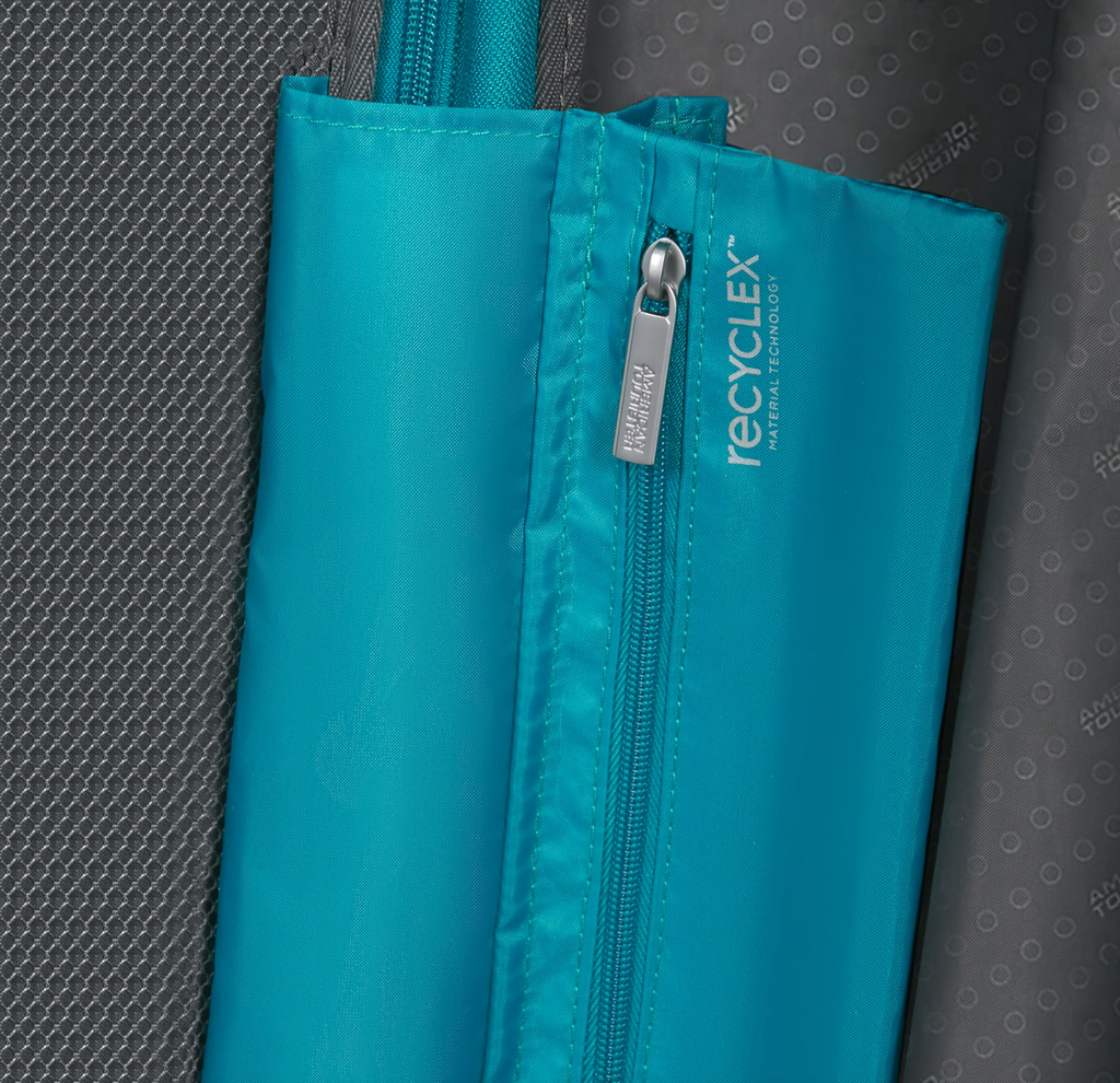 American Tourister StarVibe Spinner Carry-On