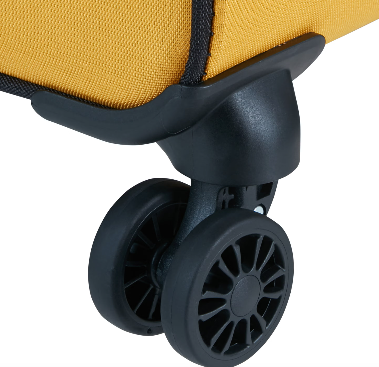 American Tourister Daring Dash Spinner Carry-On