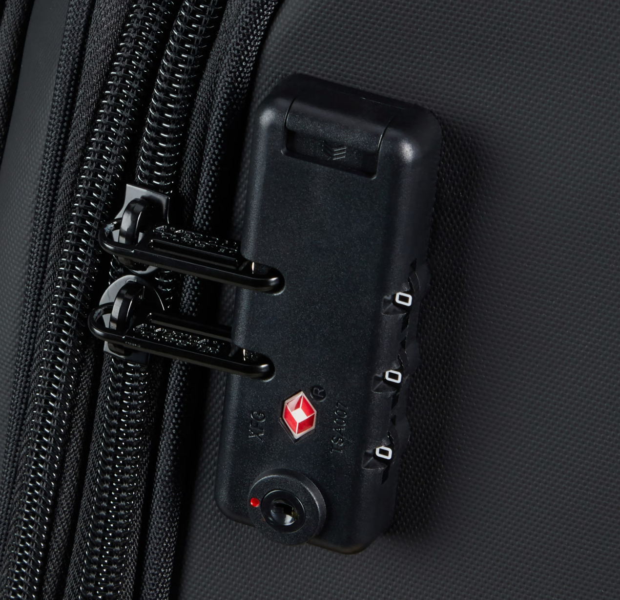 American Tourister Daring Dash Spinner Medium