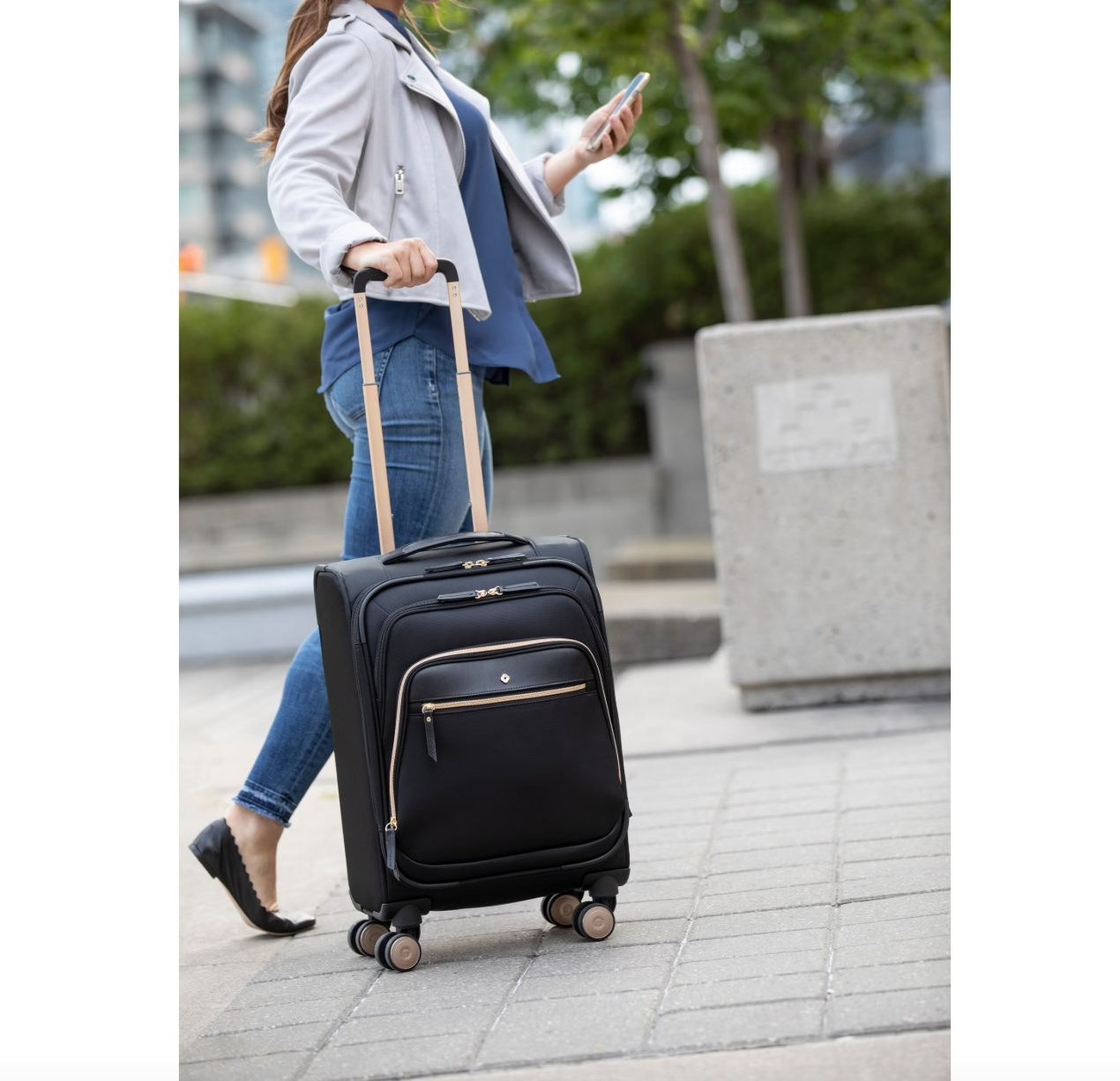 Samsonite Mobile Solution Expandable Spinner Carry-On with USB