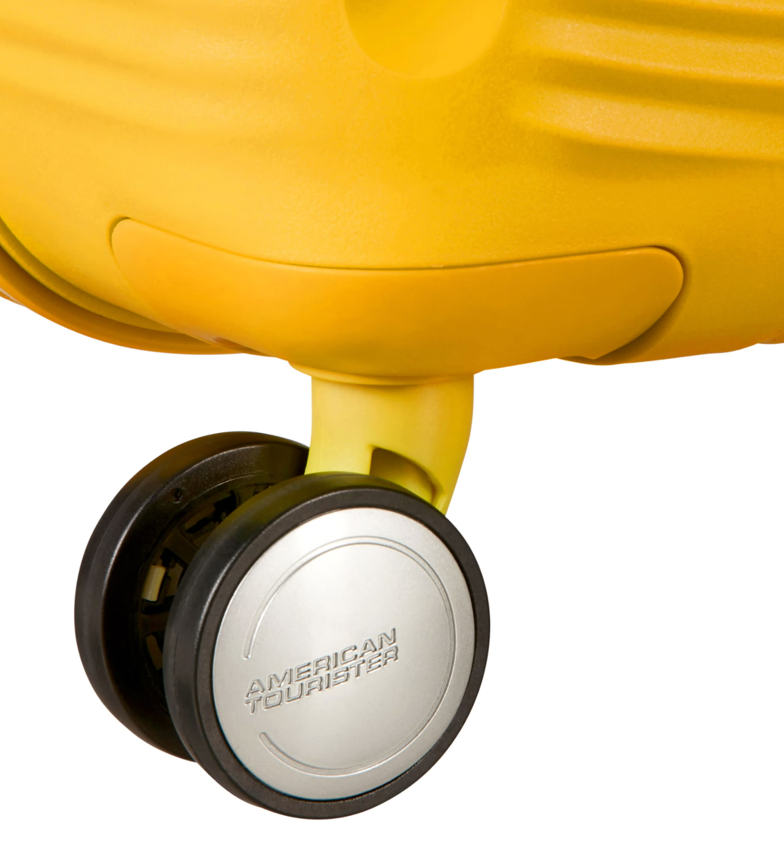 American Tourister Curio Spinner Carry-On
