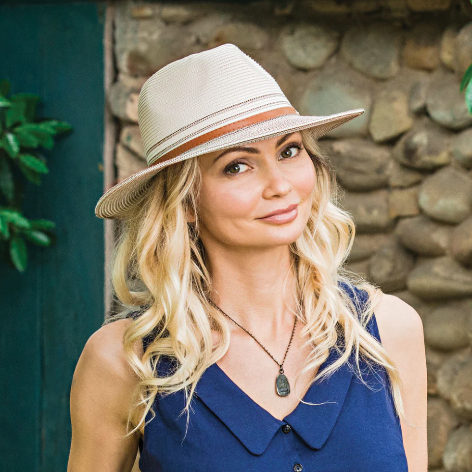 Wallaroo UFP Petite Kristy Fedora Ivory/Stone
