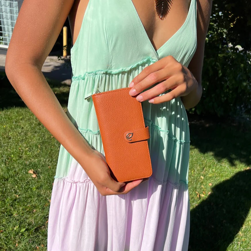 ESPE Cora Clutch Wallet