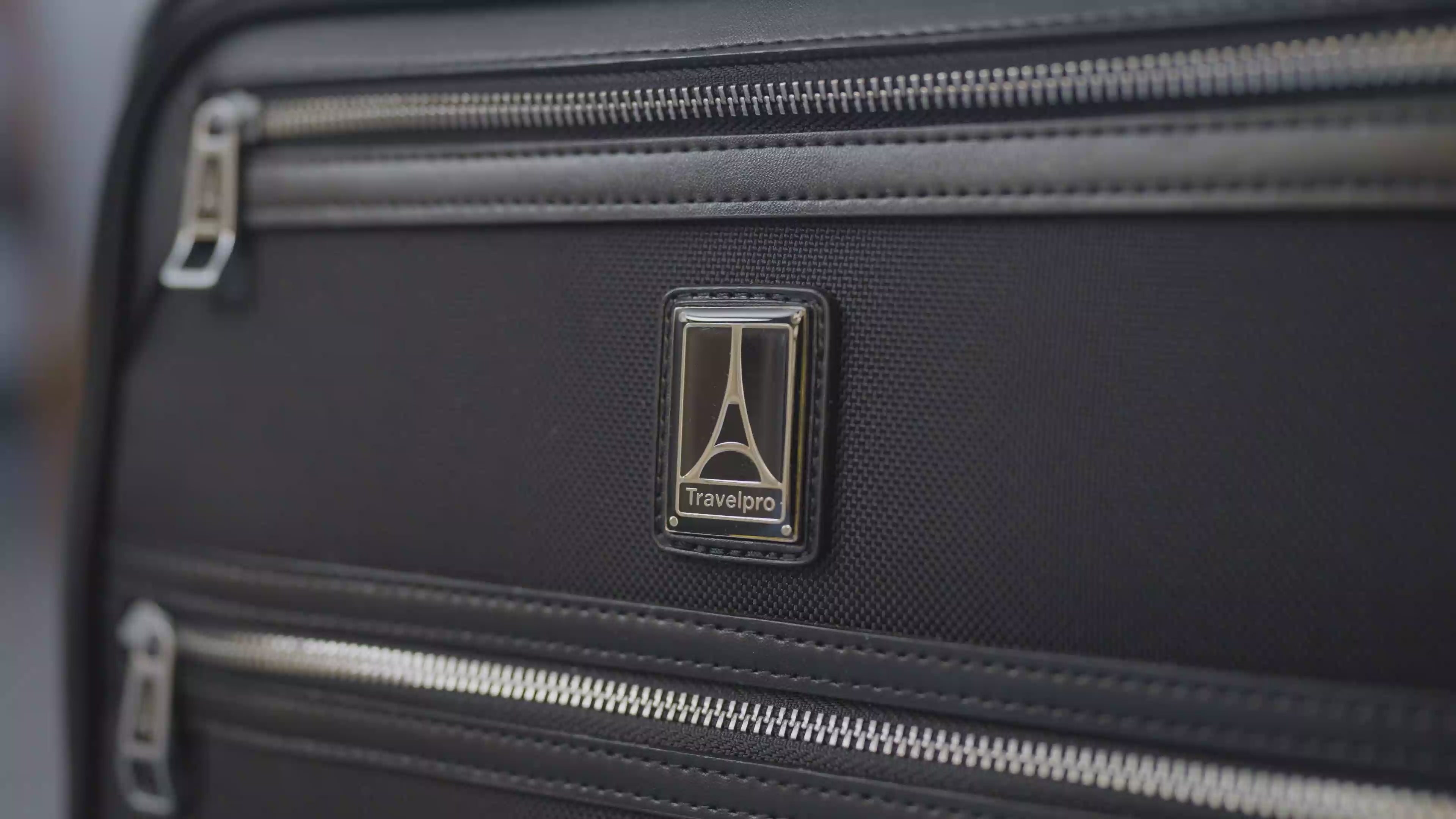 TRAVELPRO PLATINUM® ELITE CARRY-ON ROLLING GARMENT BAG
