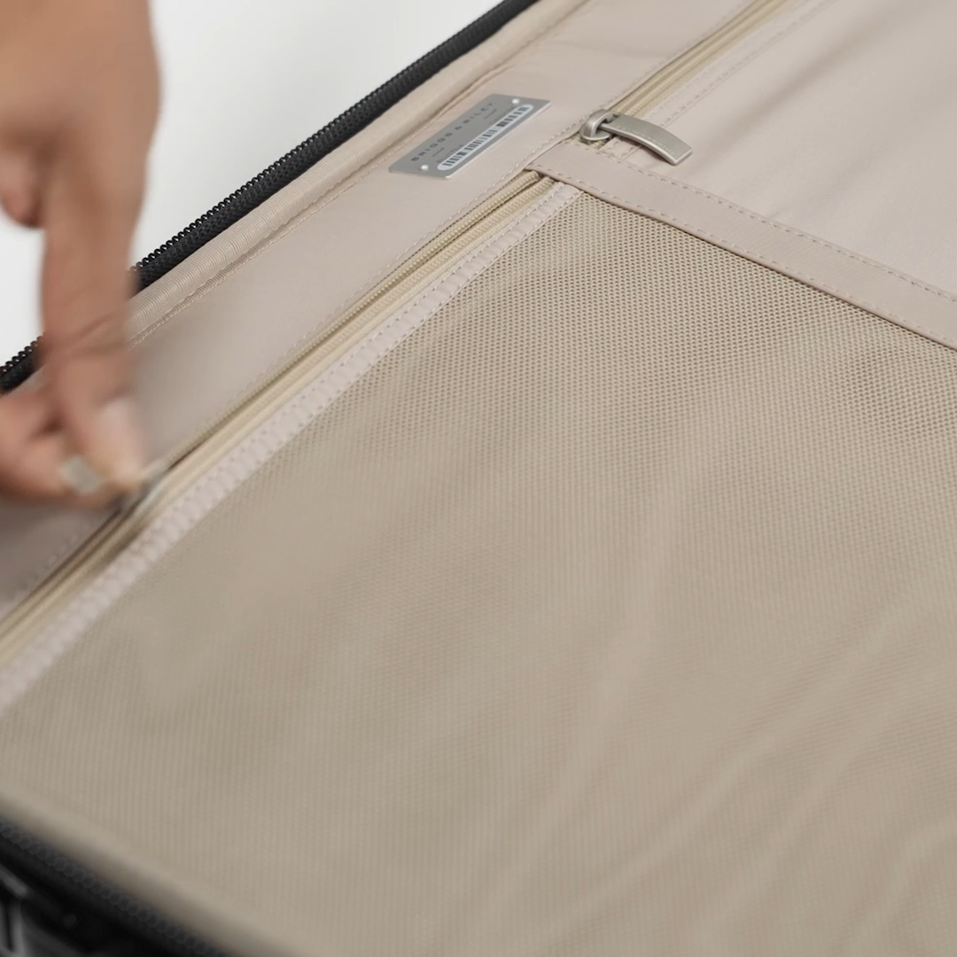 BRIGGS & RILEY Baseline 22" Carry-On 2-Wheel Garment Bag